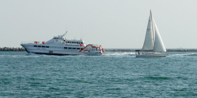 entre-sortie du port