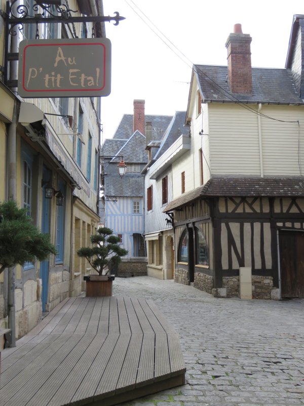 gauche